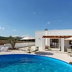 فيلة Casa Nin *
